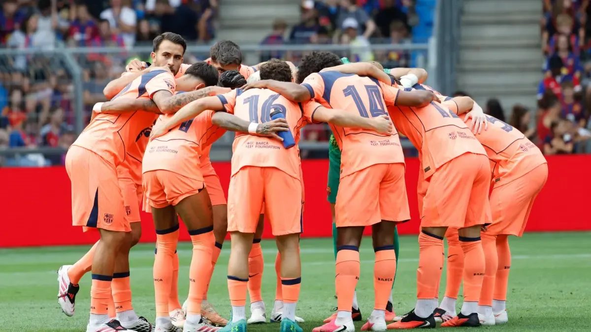 Foto Barcelona Pakai Jersey Oranye di Paris atas Permintaan UEFA dan Produksi TV